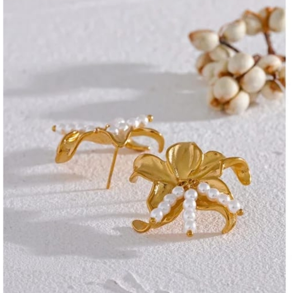 Golden Flower Earrings 🌼 🌸 ✨️